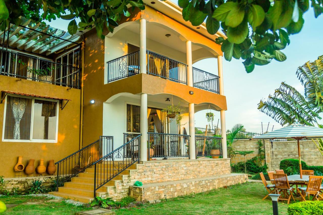 مبيت وإفطار كامبالا Ewange - A Casa Mia المظهر الخارجي الصورة